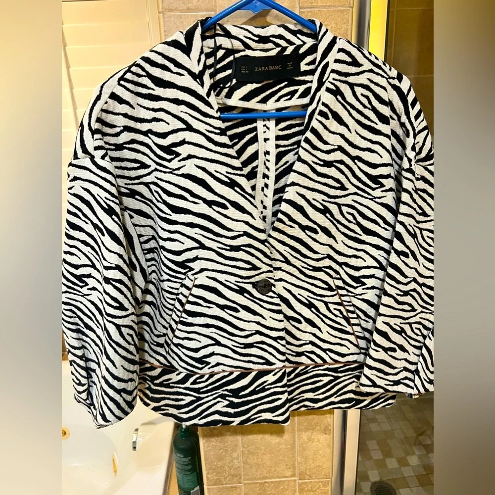 Jacket - Picture 1 of 5